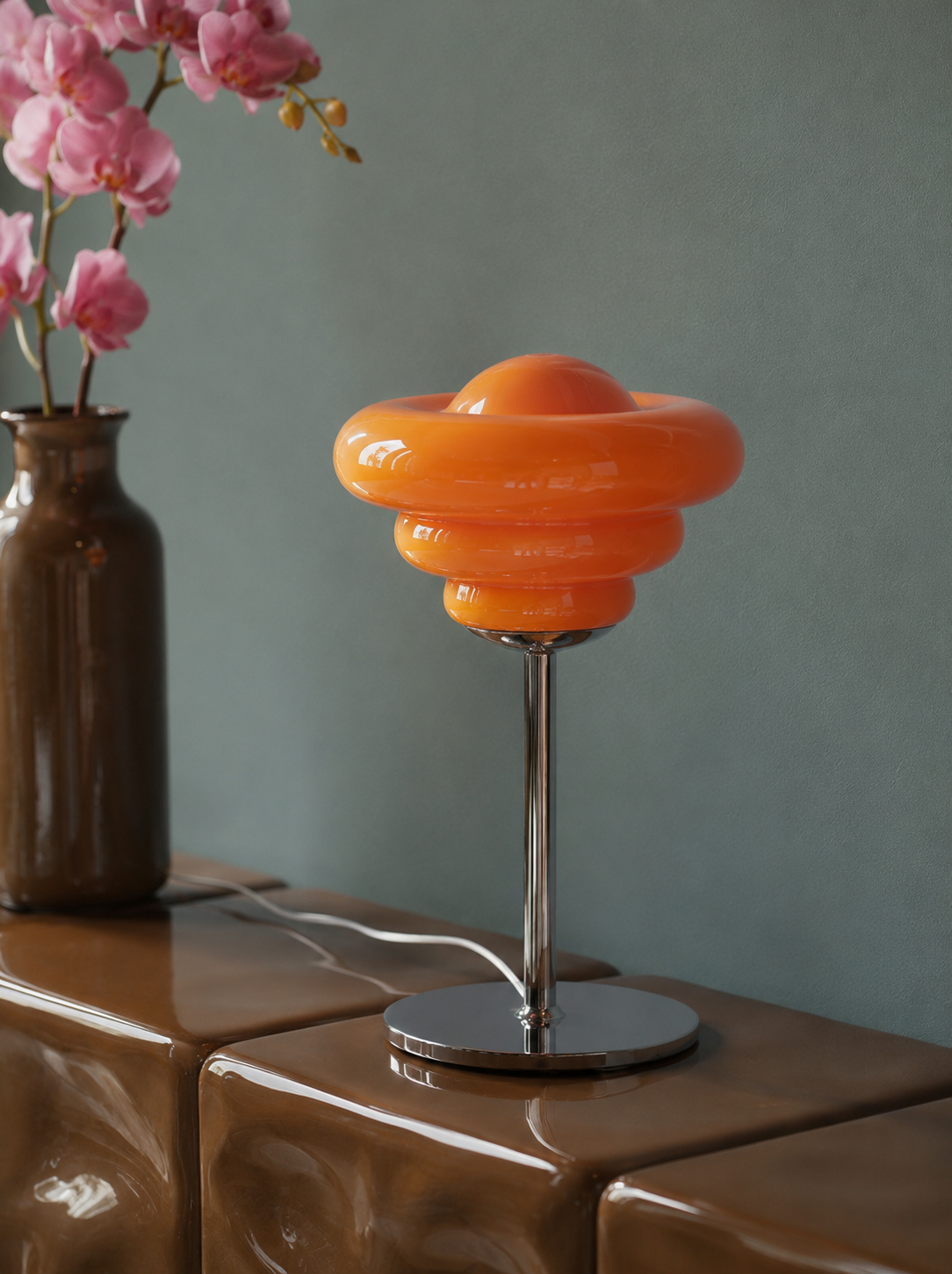 UFO14 Orange – färg, form och personlighet